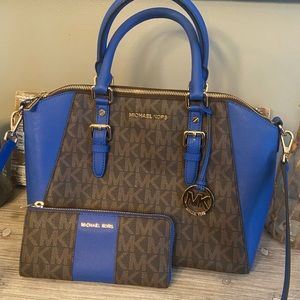 Michael Kors Electric Blue LG Ciara set
